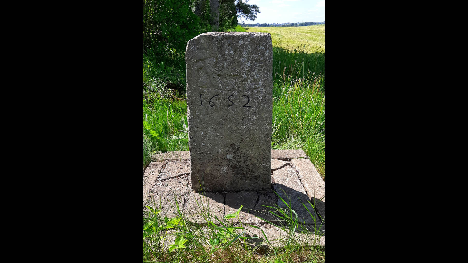 En av Sveriges äldsta milstenar i Slöta socken, Falköpings kommun.