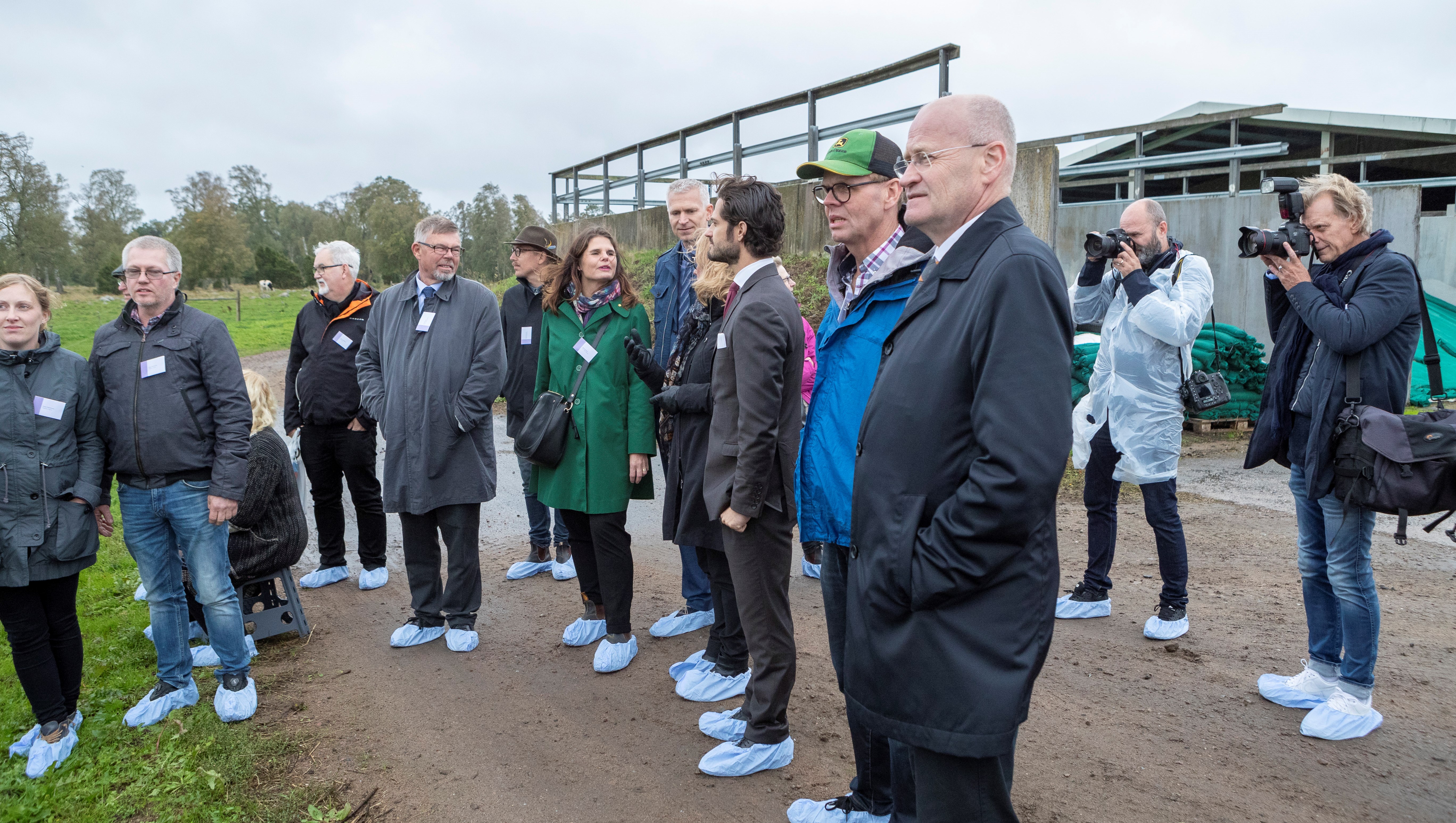Ulf Ericsson (KD) och prins Carl-Philip m fl vid invigning av ny forskningsanläggning vid SLU Götala