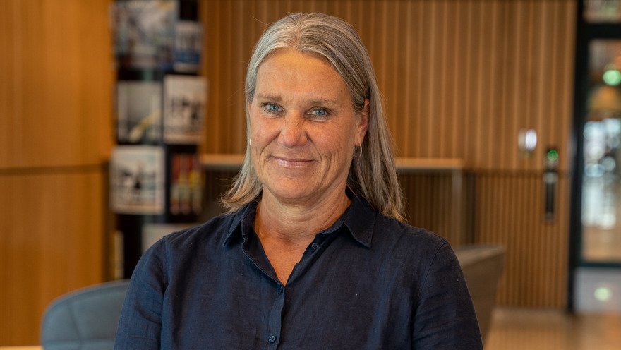 Porträttfoto av forskare Carina Iloson, VKV, Västra Götalandsregionens kompetenscentrum om våld i nära relationer.