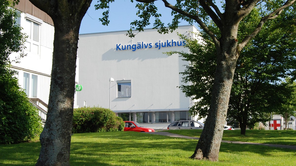 Bild på Kungälvs sjukhus fasad.